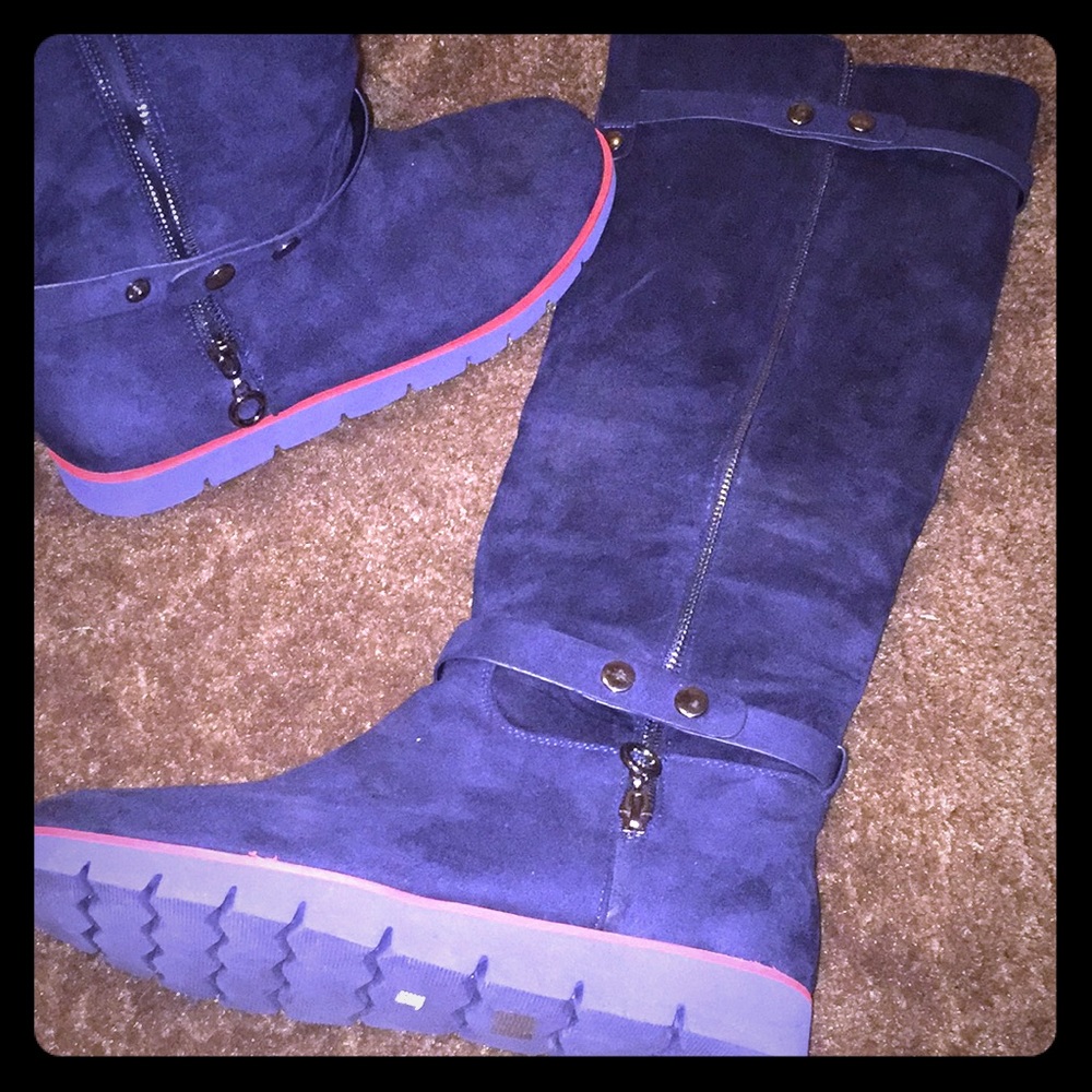 Suede zip boots